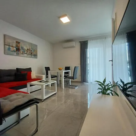 Διαμέρισμα Leon 2 *