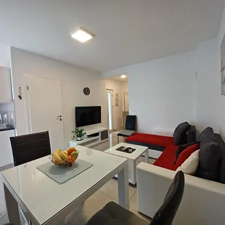 Διαμέρισμα Leon 2 *