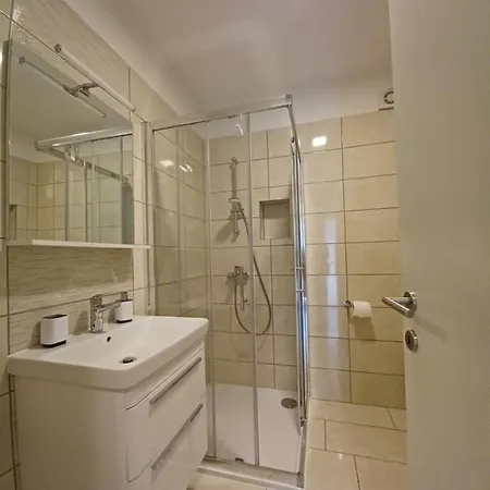 Leon 2 Διαμέρισμα *