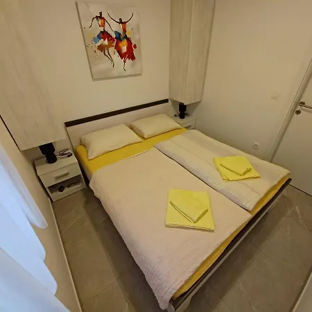 Διαμέρισμα Leon 2 *