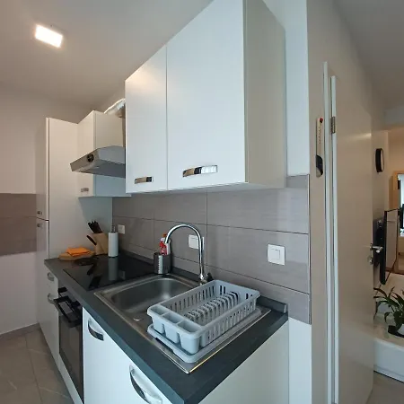 Leon 2 Apartment *